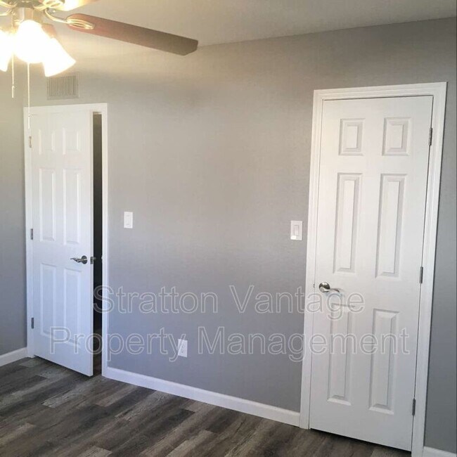 860 N Stapley Dr Mesa, AZ 85203 photo 5