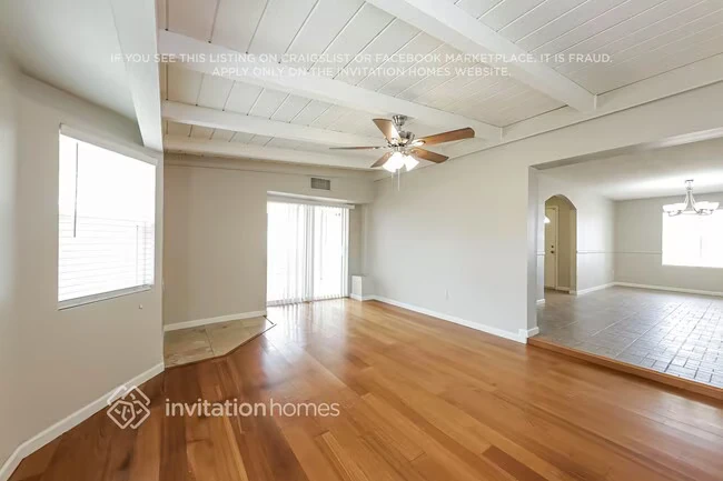 601 W Oraibi Dr Phoenix, AZ 85027 photo 2