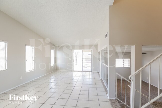 6849 W Yucca St Peoria, AZ 85345 photo 4