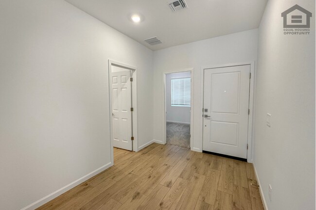 18236 W Via Del Sol Surprise, AZ 85387 photo 5