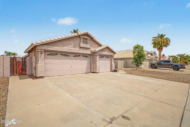 308 W Liberty Ln photo 3