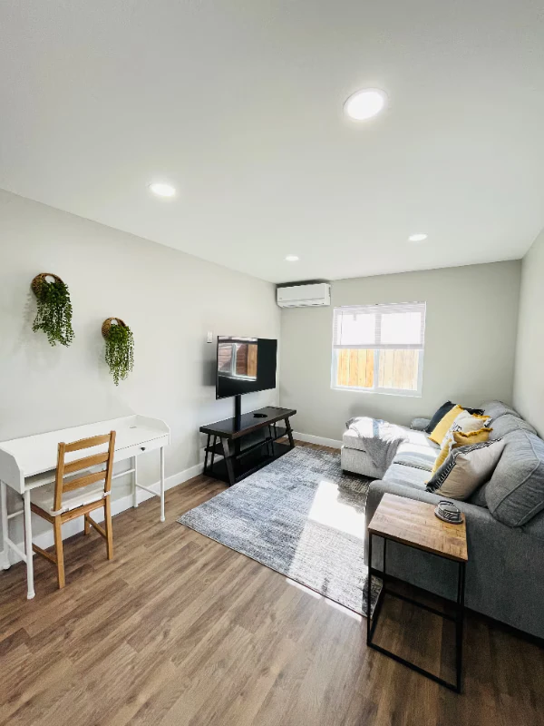 3410 Chamoune Ave San Diego, CA 92105