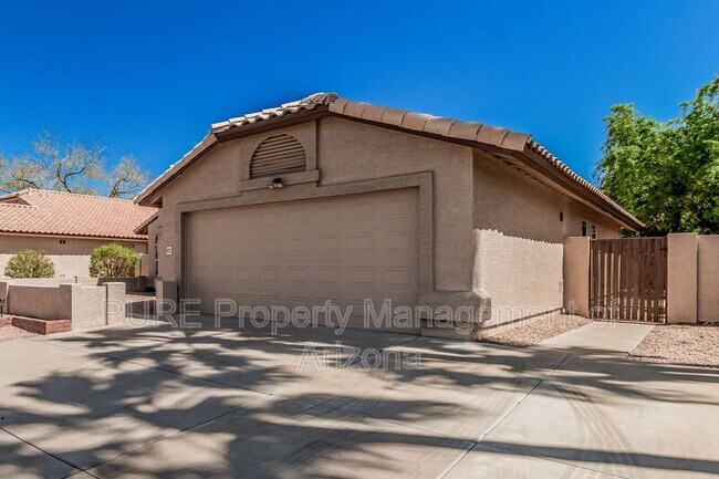 9737 S Darrow Dr Tempe, AZ 85284 photo 4