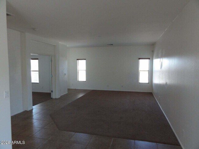 44215 Caven Dr Maricopa, AZ 85138 photo 2