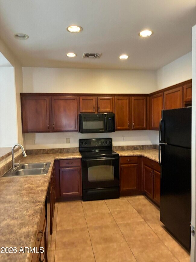 44215 Caven Dr Maricopa, AZ 85138 photo 3