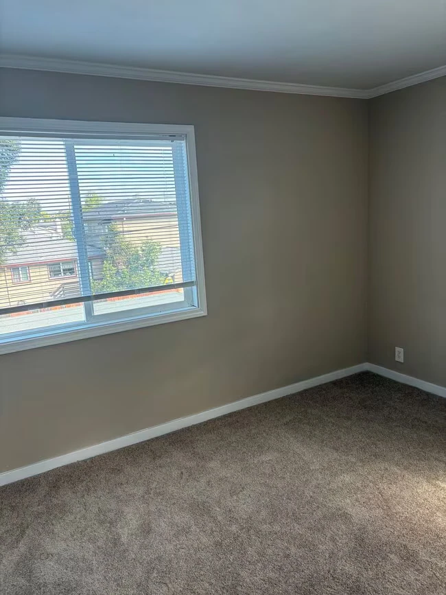 1411 E 3rd Ave San Mateo, CA 94401 photo 3