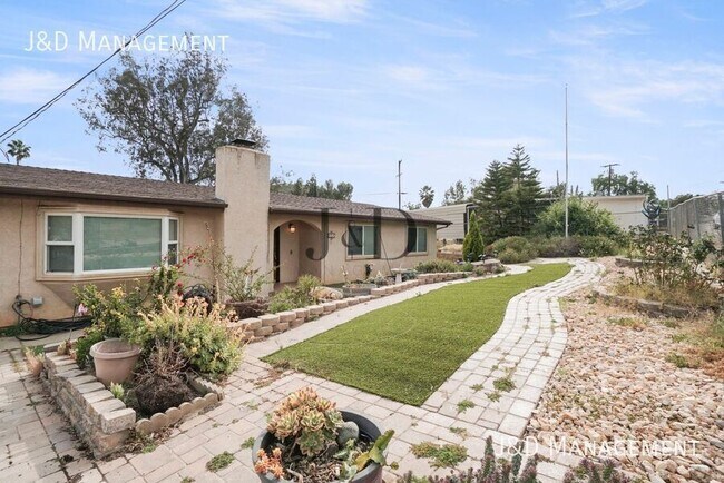 151 Bonita Pl El Cajon, CA 92021 photo 2