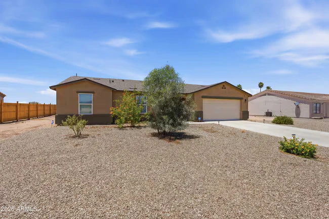 15610 S Moon Valley Rd Arizona City, AZ 85123 photo 3