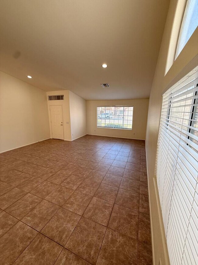4556 E Charleston Ave Phoenix, AZ 85032 photo 4