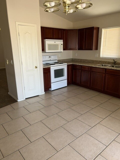 24115 N Desert Dr Florence, AZ 85132 photo 5