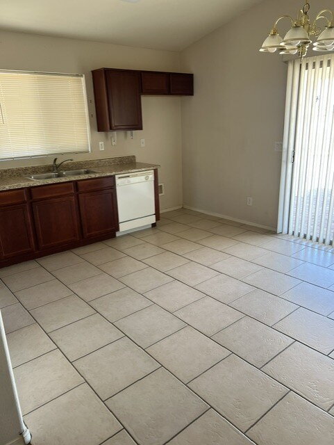 24115 N Desert Dr Florence, AZ 85132 photo 4