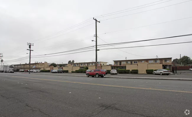 14013 Doolittle Dr photo 2