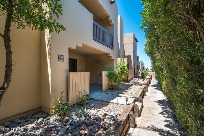 5402 E Windsor Ave Phoenix, AZ 85008 photo 2