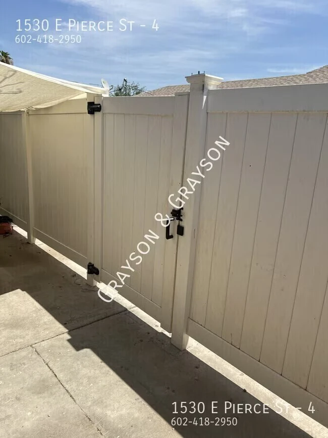 1530 E Pierce St photo 5