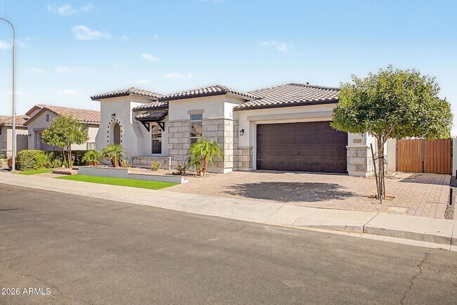 2083 E Scorpio Pl Chandler, AZ 85249 photo 2