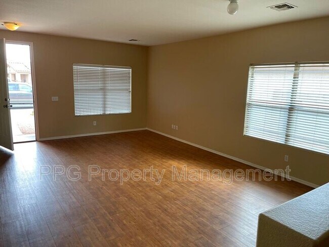 11566 N 154th Ln Surprise, AZ 85379 photo 2