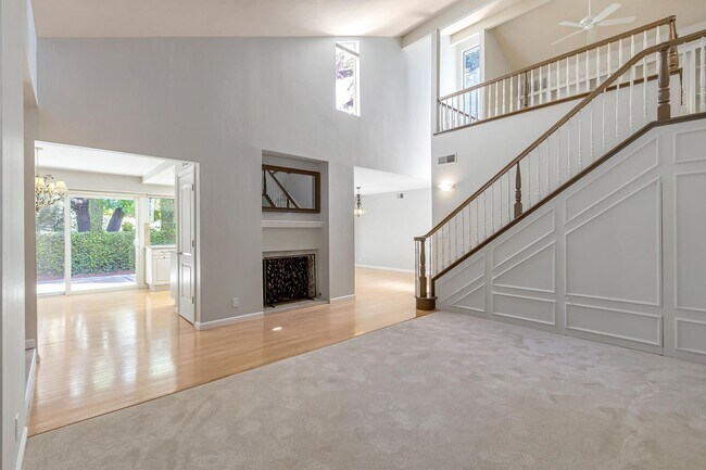 Spacious Willow Glen Home With Two Private Patios!