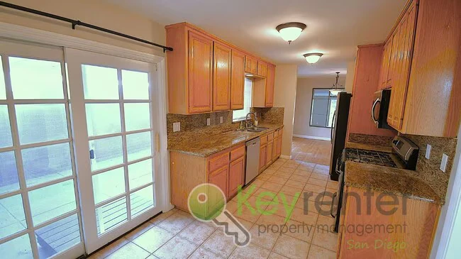 248 L St Chula Vista, CA 91911 photo 4