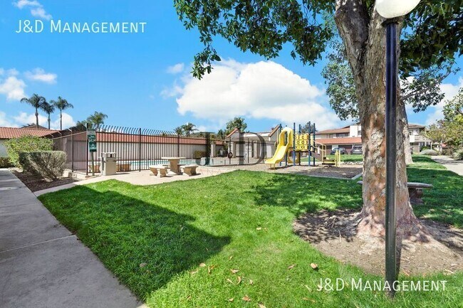 9829 Caspi Gardens Dr Santee, CA 92071 photo 2