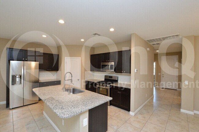 10743 W Bronco Trail Peoria, AZ 85383 photo 3