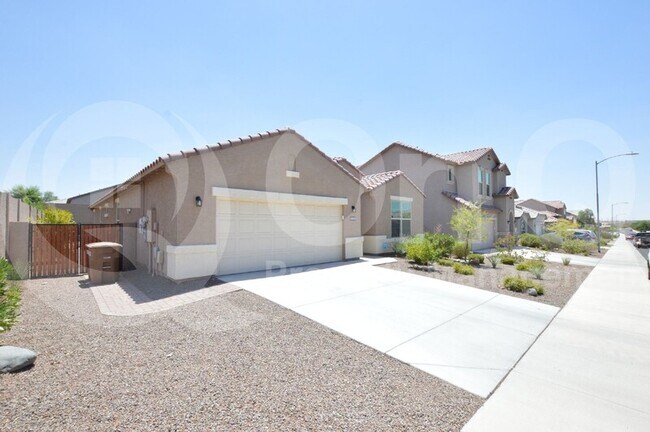 10743 W Bronco Trail Peoria, AZ 85383 photo 2