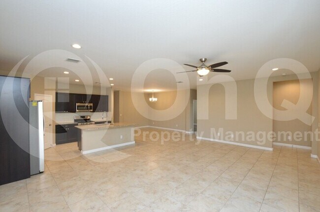 10743 W Bronco Trail Peoria, AZ 85383 photo 5