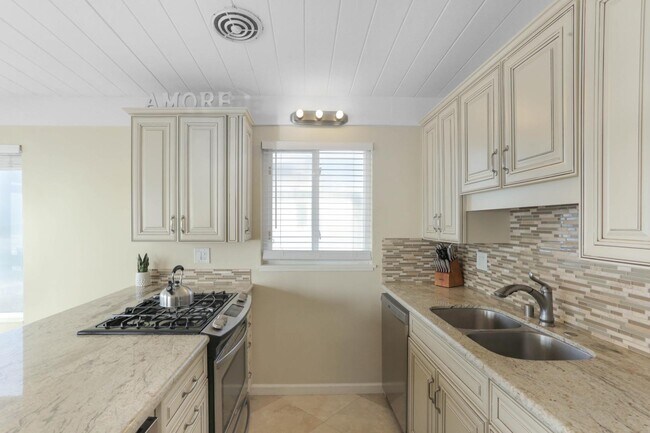 1620 Seacoast Dr Imperial Beach, CA 91932 photo 5