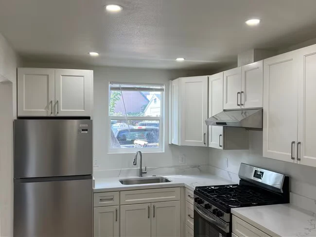 1585 Sebastopol Rd Santa Rosa, CA 95407 photo 3