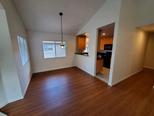 11353 Avenida De Los Lobos San Diego, CA 92127 photo 3