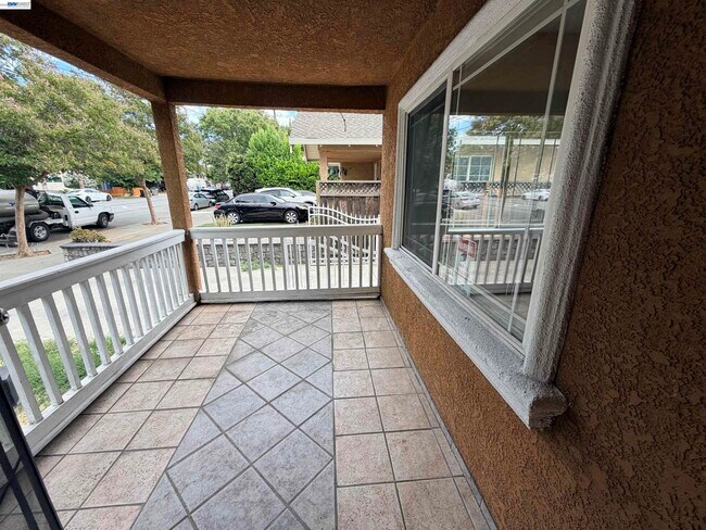 907 S 10th St San Jose, CA 95112 photo 4