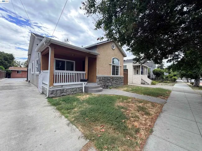 907 S 10th St San Jose, CA 95112 photo 2