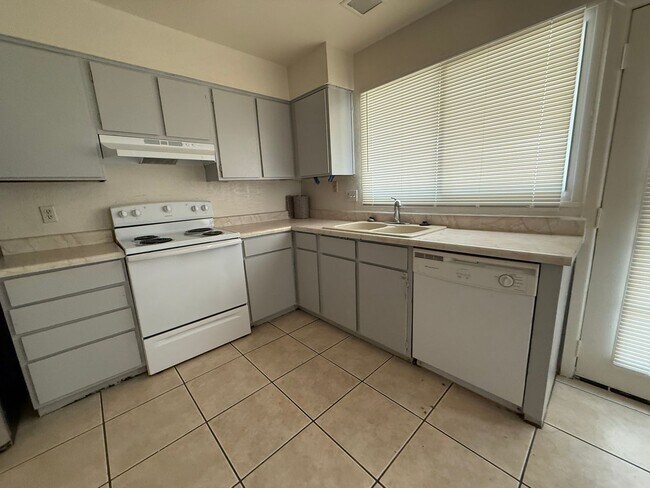 6119 N 31st Ave Phoenix, AZ 85017 photo 2