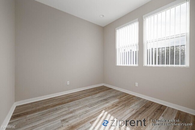 2572 S Escondido Blvd Escondido, CA 92025 photo 2