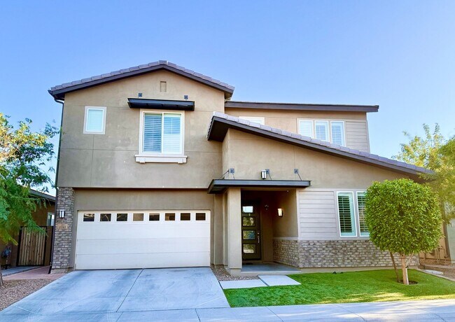 Spacious House with 4BR 3 Bath and 1 office/Game room in Tempe photo 2