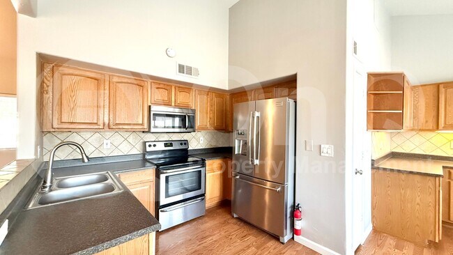 2121 W Potter Dr Phoenix, AZ 85027 photo 4