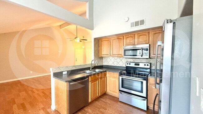 2121 W Potter Dr Phoenix, AZ 85027 photo 3