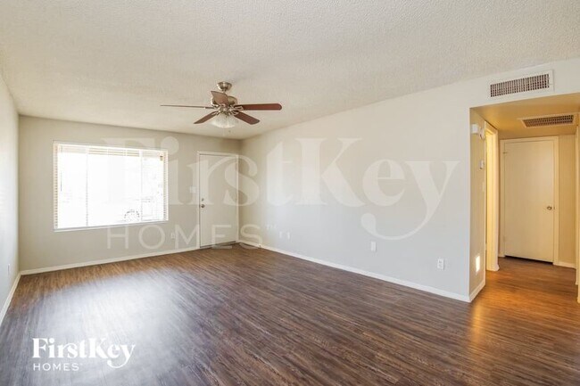 3826 W Villa Rita Dr Glendale, AZ 85308 photo 4