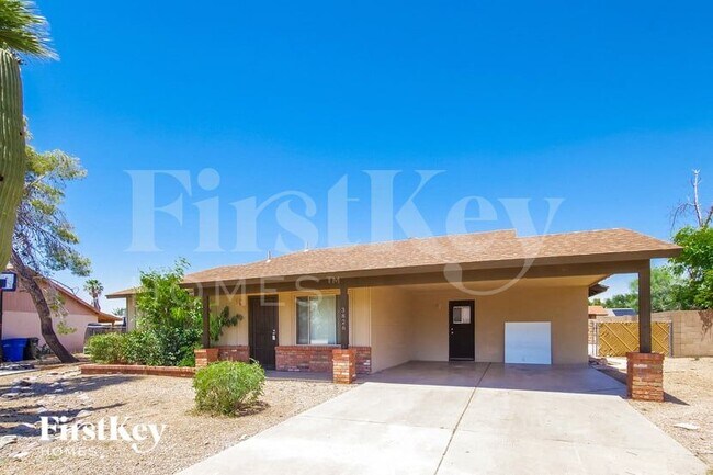 3826 W Villa Rita Dr Glendale, AZ 85308 photo 2
