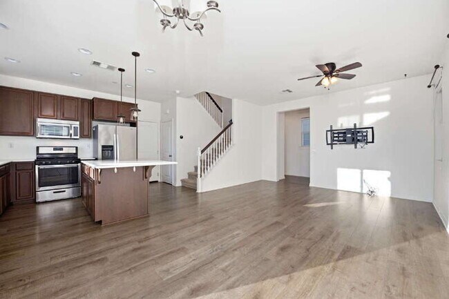1482 Franceschi Dr Chula Vista, CA 91913 photo 3
