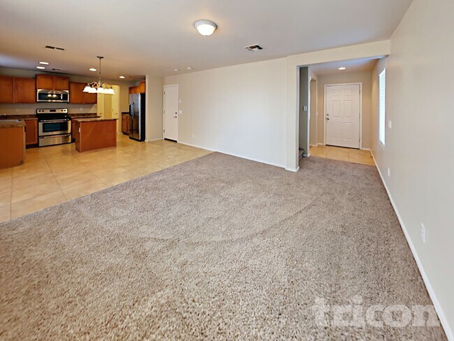 8126 W Georgetown Way Florence, AZ 85132 photo 3