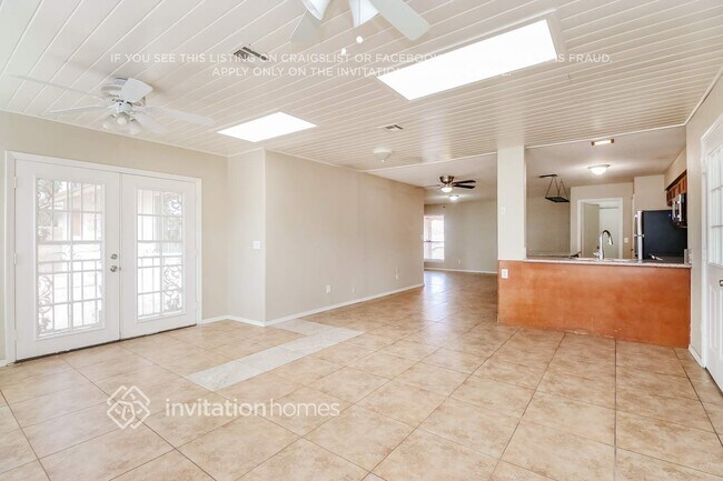 656 S Robin Ln Mesa, AZ 85204 photo 4