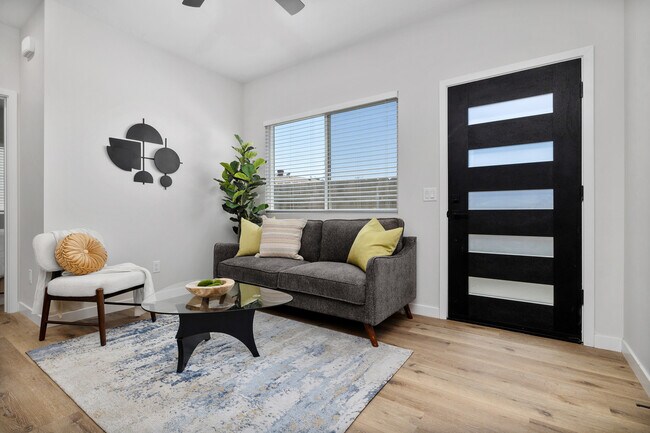 3315 Clairemont Mesa Blvd San Diego, CA 92117 photo 4
