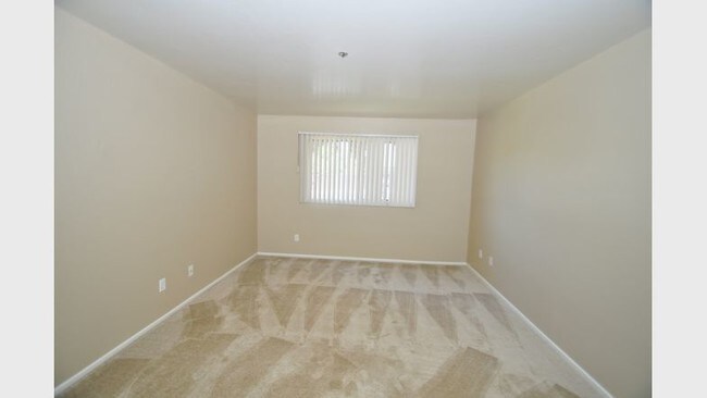 Sunset Pointe Apartments photo 5