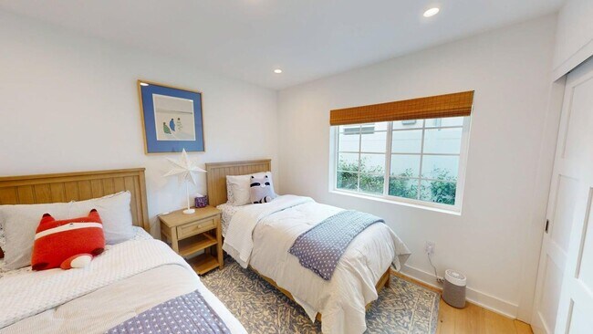 543 Orange Ave Coronado, CA 92118 photo 5
