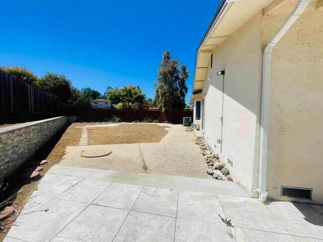 1150 Stafford Dr Cupertino, CA 95014 photo 5
