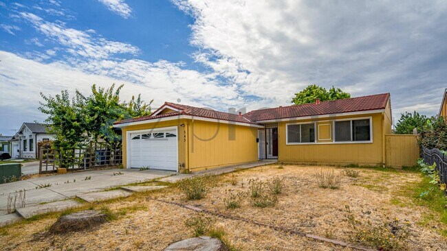 545 Printy Ave photo 2