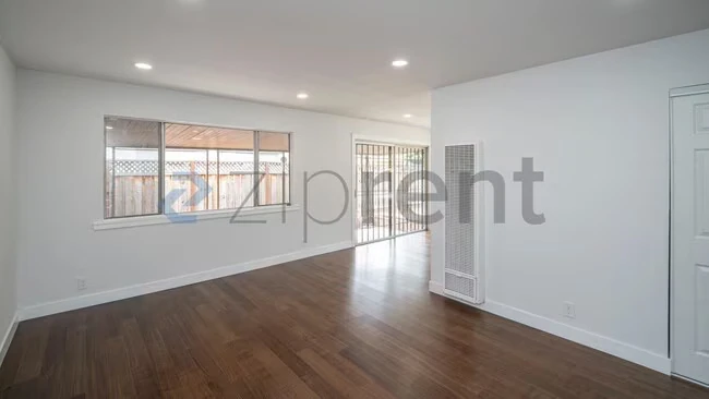 545 Printy Ave photo 4