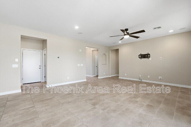 39725 N Hailey Ln San Tan Valley, AZ 85140 photo 5