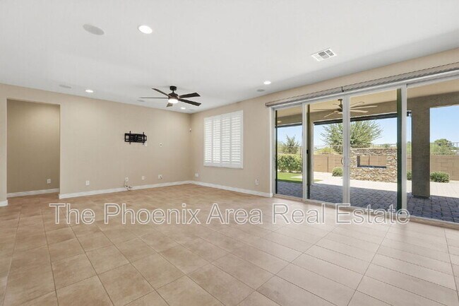 39725 N Hailey Ln San Tan Valley, AZ 85140 photo 3