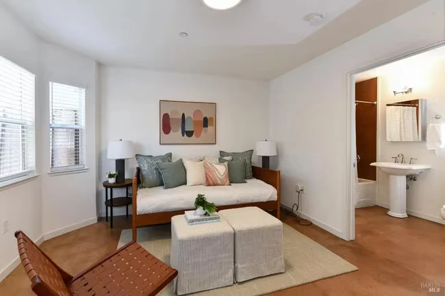 130A Valley Oak Dr Napa, CA 94558 photo 4